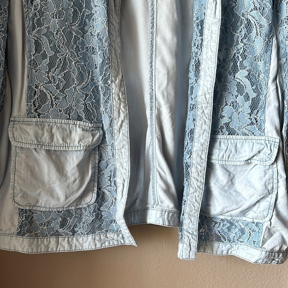 CHICO’S Lace Front Lightweight Jacket - Picture 4 of 8